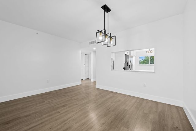 4734 Lucerne Lakes Blvd 303, Lake Worth, FL 33467