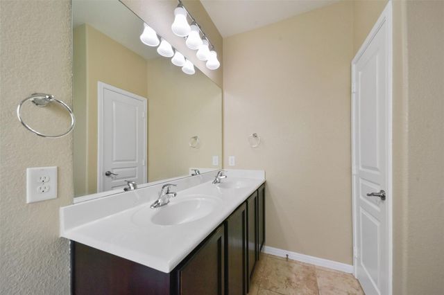 13515 Smith Lake Lane, Houston, TX 77044