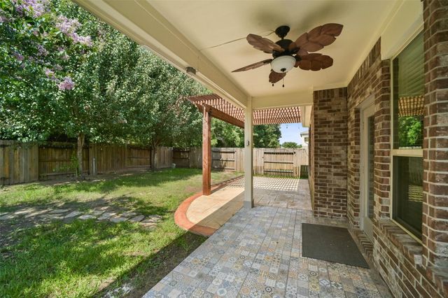 13515 Smith Lake Lane, Houston, TX 77044