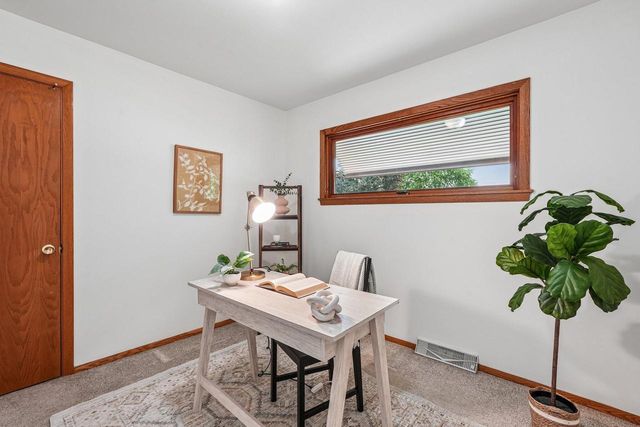 W151N8313 Thomas DRIVE, Menomonee Falls, WI 53051