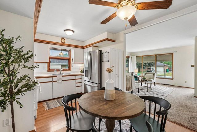 W151N8313 Thomas DRIVE, Menomonee Falls, WI 53051