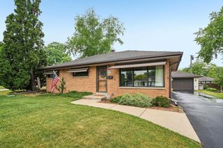 W151N8313 Thomas DRIVE, Menomonee Falls, WI 53051