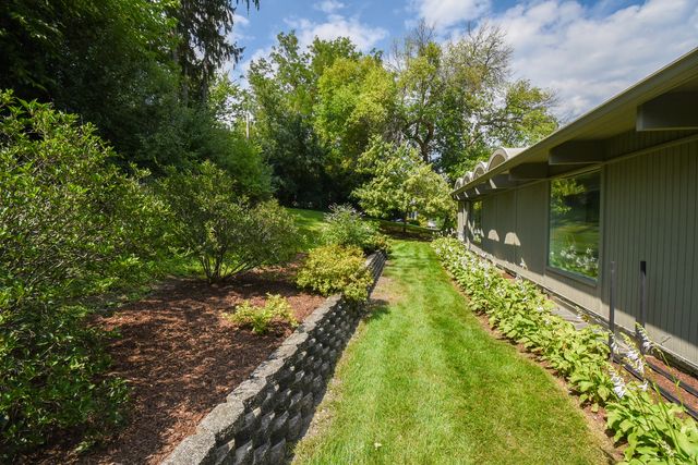 226 Beachview Lane, North Barrington, IL 60010