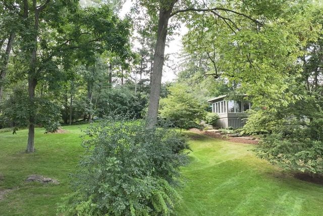 226 Beachview Lane, North Barrington, IL 60010