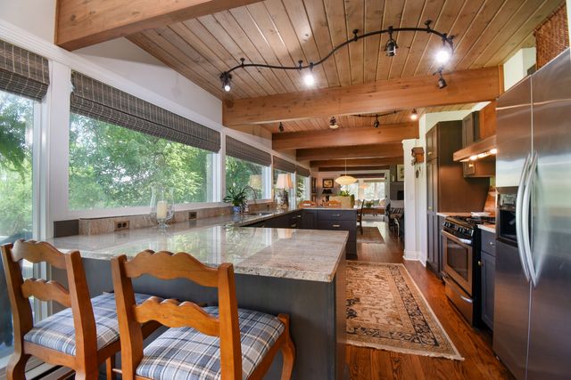226 Beachview Lane, North Barrington, IL 60010