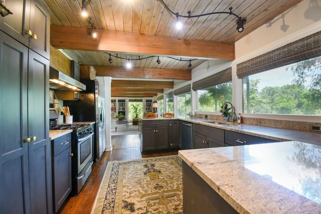 226 Beachview Lane, North Barrington, IL 60010