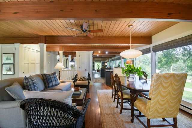 226 Beachview Lane, North Barrington, IL 60010