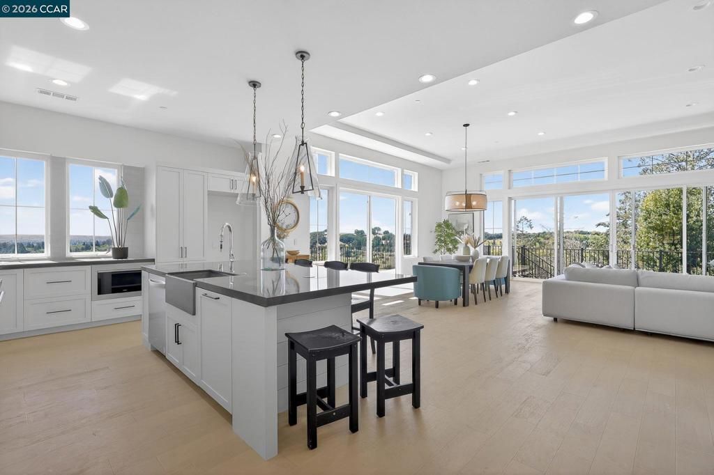 Image 13 of property listing at 3607 Orbetello Ct, Santa Rosa, CA 95404