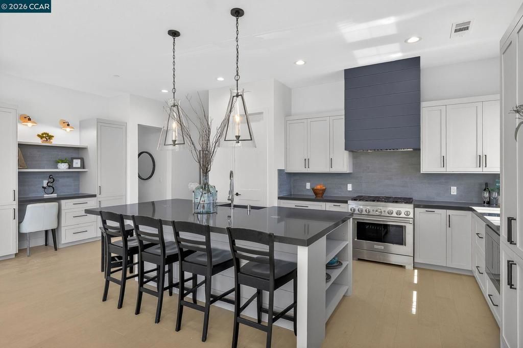 Image 4 of property listing at 3607 Orbetello Ct, Santa Rosa, CA 95404