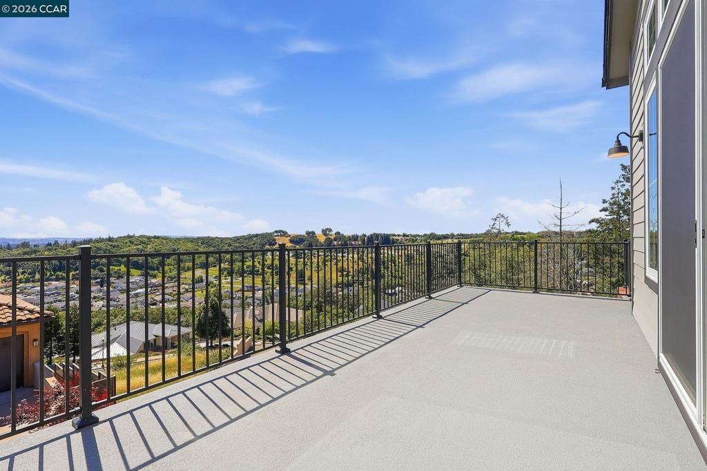 Image 40 of property listing at 3607 Orbetello Ct, Santa Rosa, CA 95404