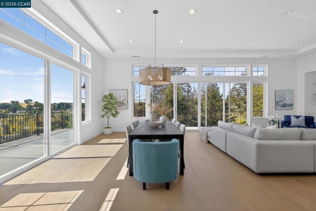 Image 6 of property listing at 3607 Orbetello Ct, Santa Rosa, CA 95404