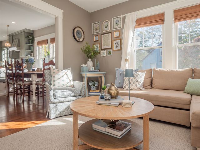 26 Vernon Avenue, Newport, RI 02840