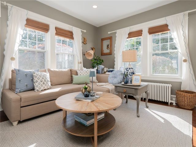 26 Vernon Avenue, Newport, RI 02840