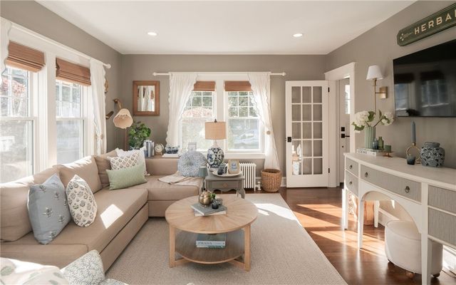 26 Vernon Avenue, Newport, RI 02840