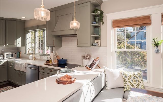 26 Vernon Avenue, Newport, RI 02840