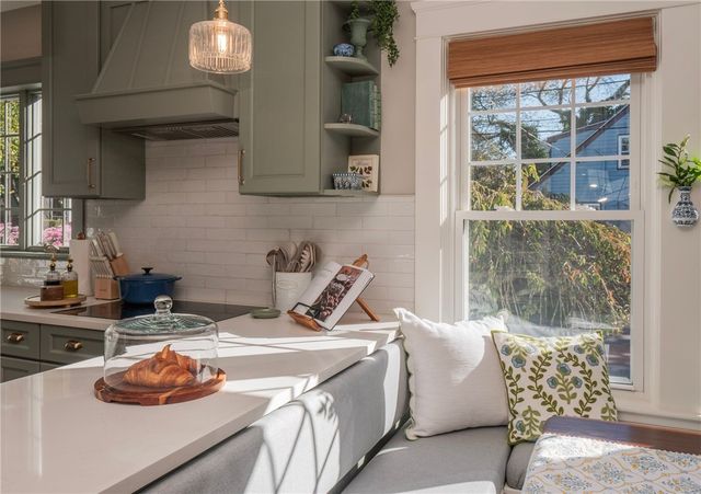 26 Vernon Avenue, Newport, RI 02840