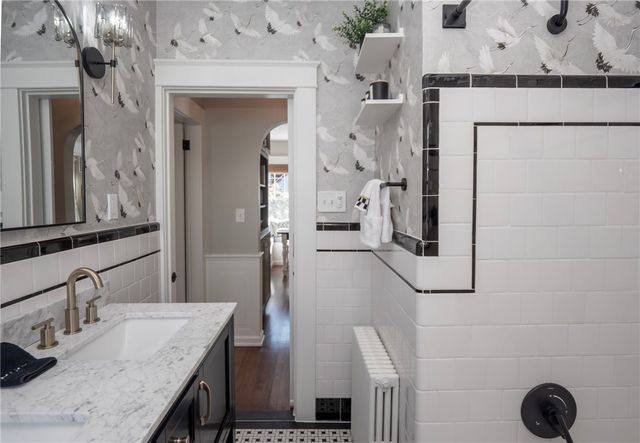 26 Vernon Avenue, Newport, RI 02840