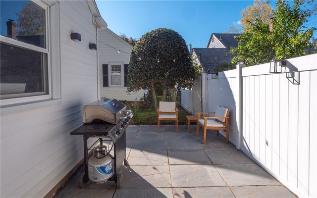 26 Vernon Avenue, Newport, RI 02840