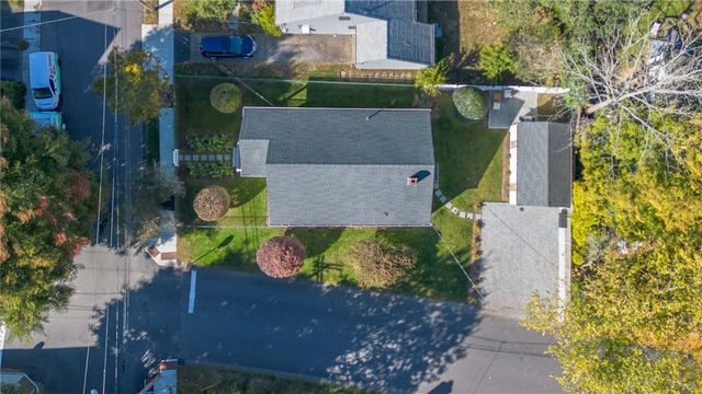 26 Vernon Avenue, Newport, RI 02840