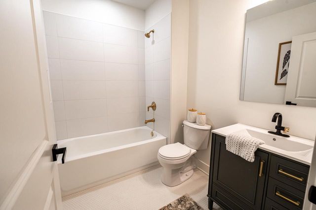 2344 E Oklahoma AVENUE, Milwaukee, WI 53207