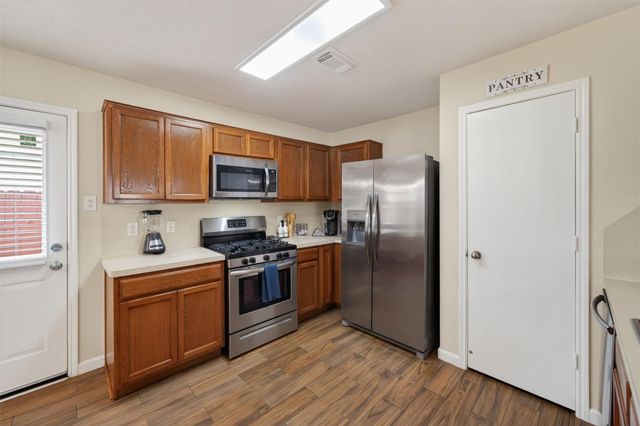 7523 Stallion Trail Drive, Humble, TX 77338