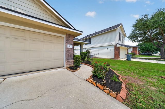 7523 Stallion Trail Drive, Humble, TX 77338