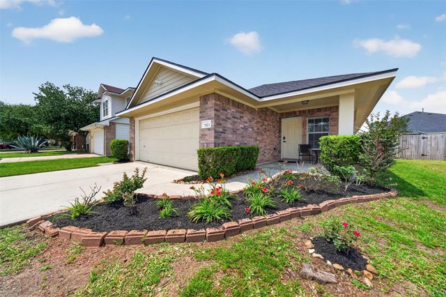 7523 Stallion Trail Drive, Humble, TX 77338