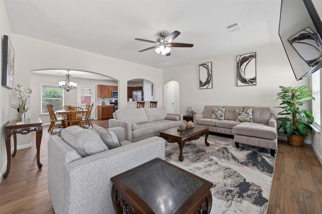 7523 Stallion Trail Drive, Humble, TX 77338