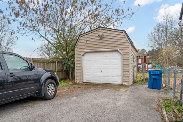 7953 Franklin Rd, Murfreesboro, TN 37128