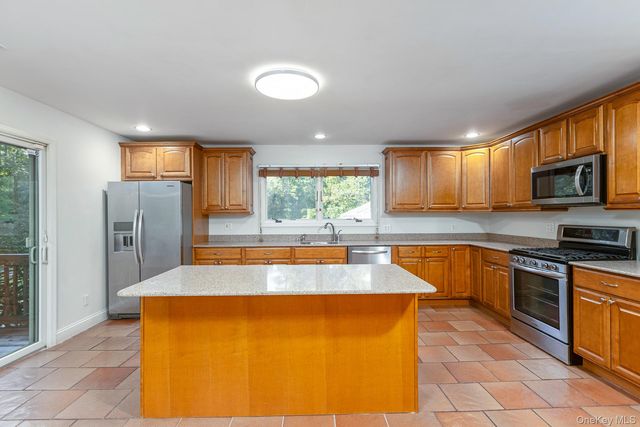37 W Woodside Avenue, Patchogue, NY 11772