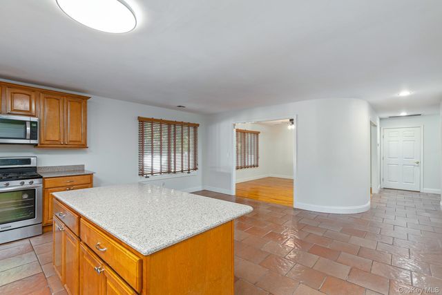 37 W Woodside Avenue, Patchogue, NY 11772