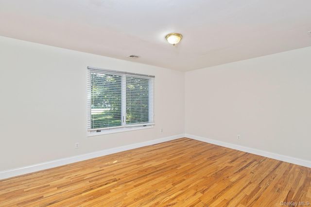 37 W Woodside Avenue, Patchogue, NY 11772
