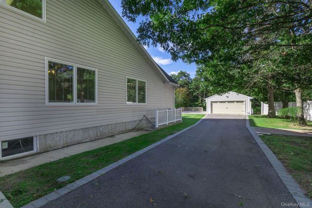 37 W Woodside Avenue, Patchogue, NY 11772