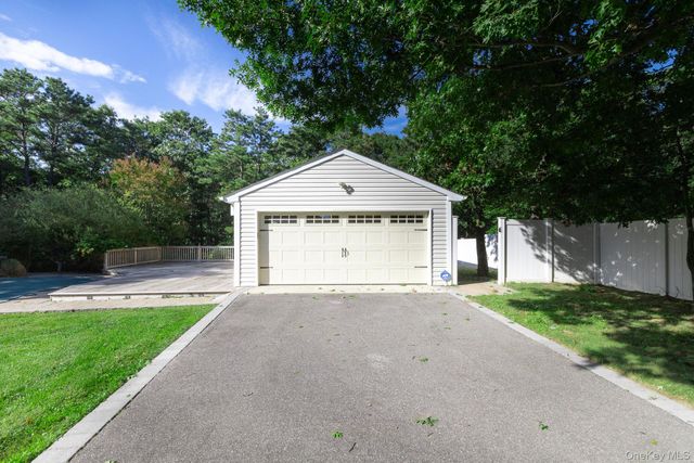 37 W Woodside Avenue, Patchogue, NY 11772