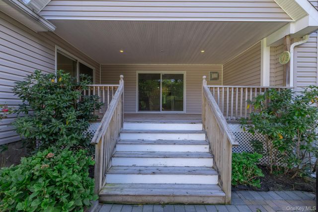 37 W Woodside Avenue, Patchogue, NY 11772