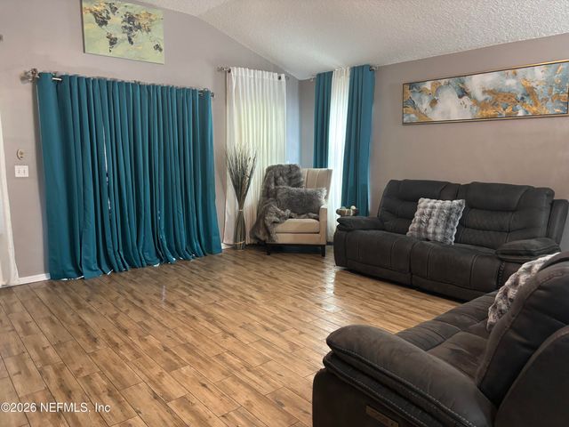 13879 DEVAN LEE Drive E, Jacksonville, FL 32226