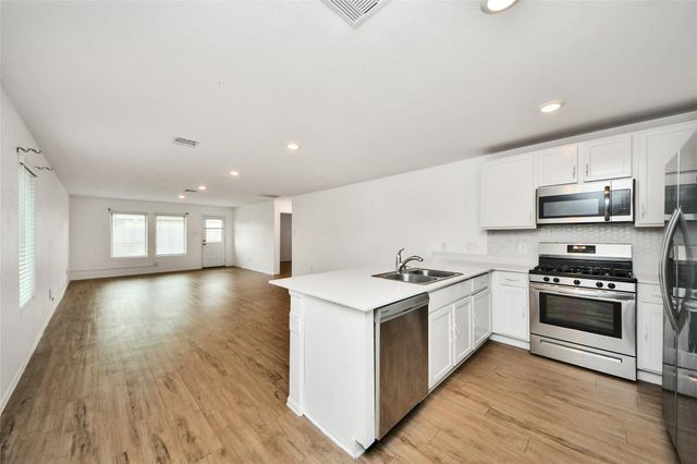 18915 Sorento Bay Lane, Hockley, TX 77447