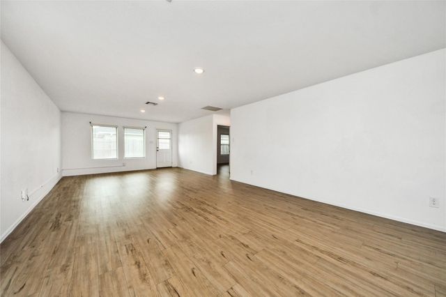 18915 Sorento Bay Lane, Hockley, TX 77447