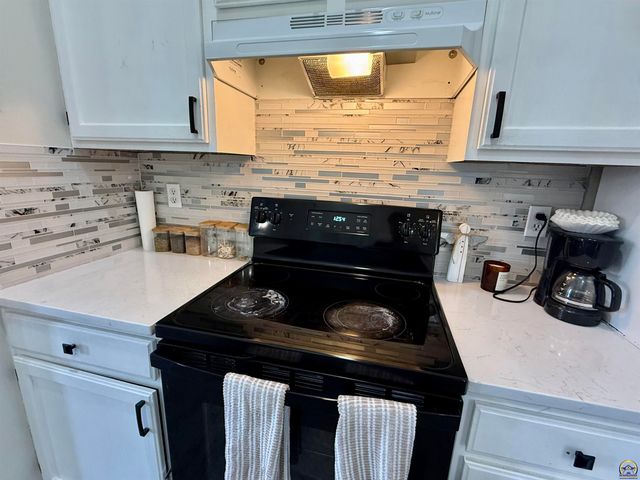 2717 Wildflower Drive, Lawrence, KS 66046