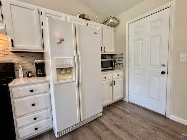 2717 Wildflower Drive, Lawrence, KS 66046