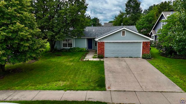2717 Wildflower Drive, Lawrence, KS 66046