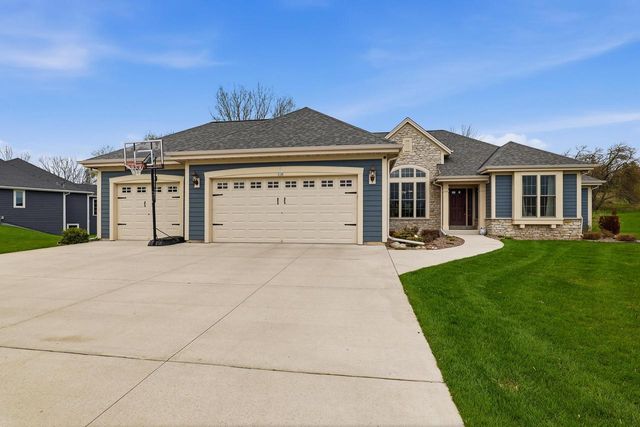 718 Meadow Ridge LANE, Plymouth, WI 53073