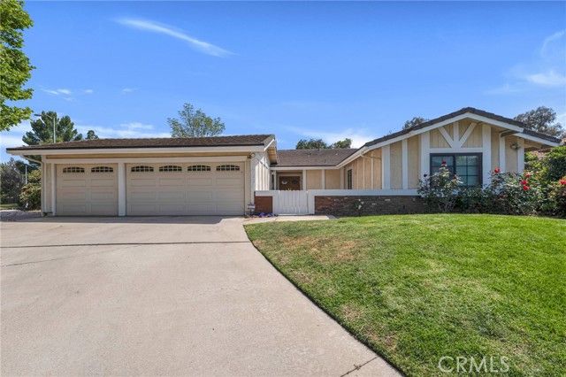 17004 Gledhill Street, Northridge (los Angeles), CA 91325