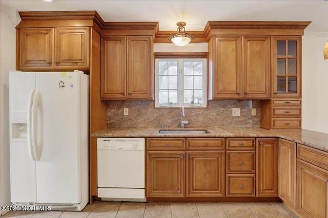 20 Hutchinson Drive, Port Monmouth, NJ 07758