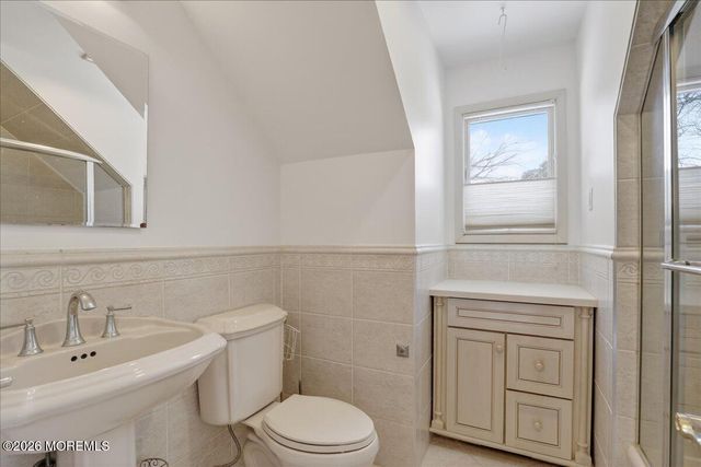 20 Hutchinson Drive, Port Monmouth, NJ 07758