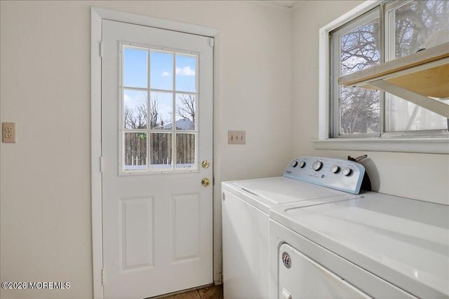 20 Hutchinson Drive, Port Monmouth, NJ 07758