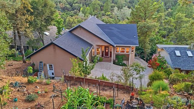 12757 Greenbrook Loop, Penn Valley, CA 95946