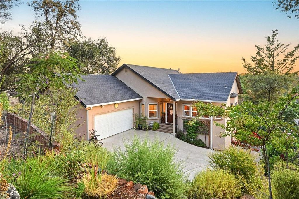 12757 Greenbrook Loop, Penn Valley, CA 95946