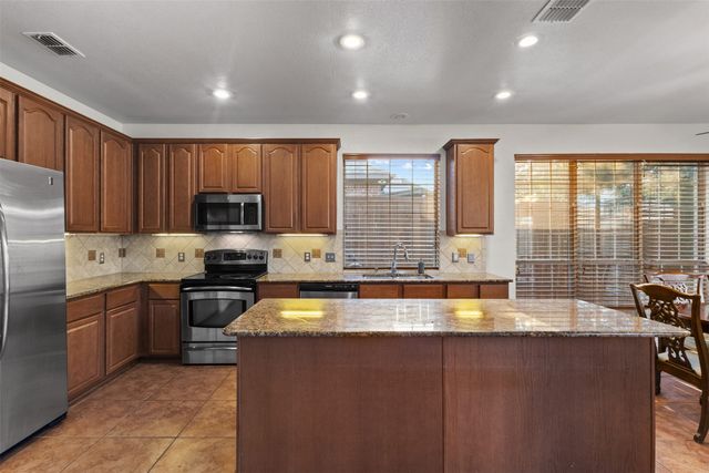 7513 Kallan Drive, Rowlett, TX 75089