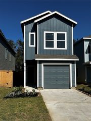 921 Pertuso Lane, Huffman, TX 77336